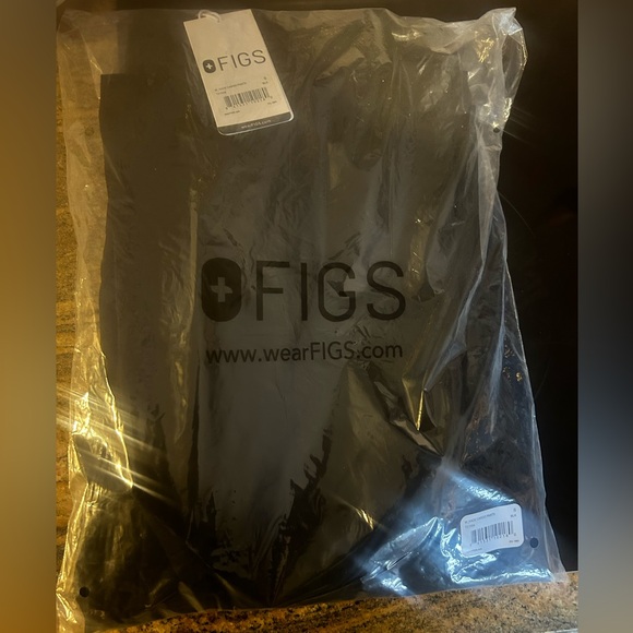 FIGS Kade Cargo Scrub Pants New with Tags size Small Black - Picture 4 of 6